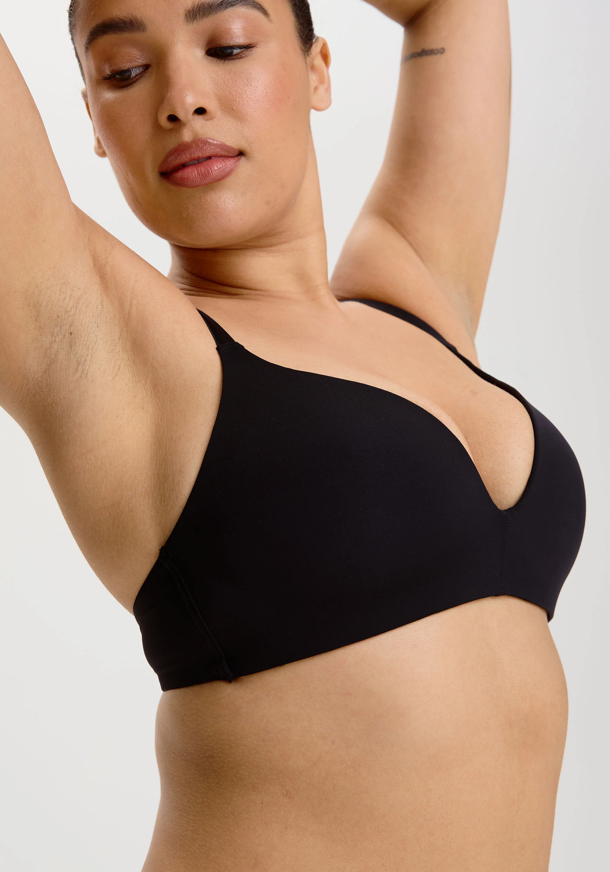 the no-show lightly lined wireless bra - Image 3